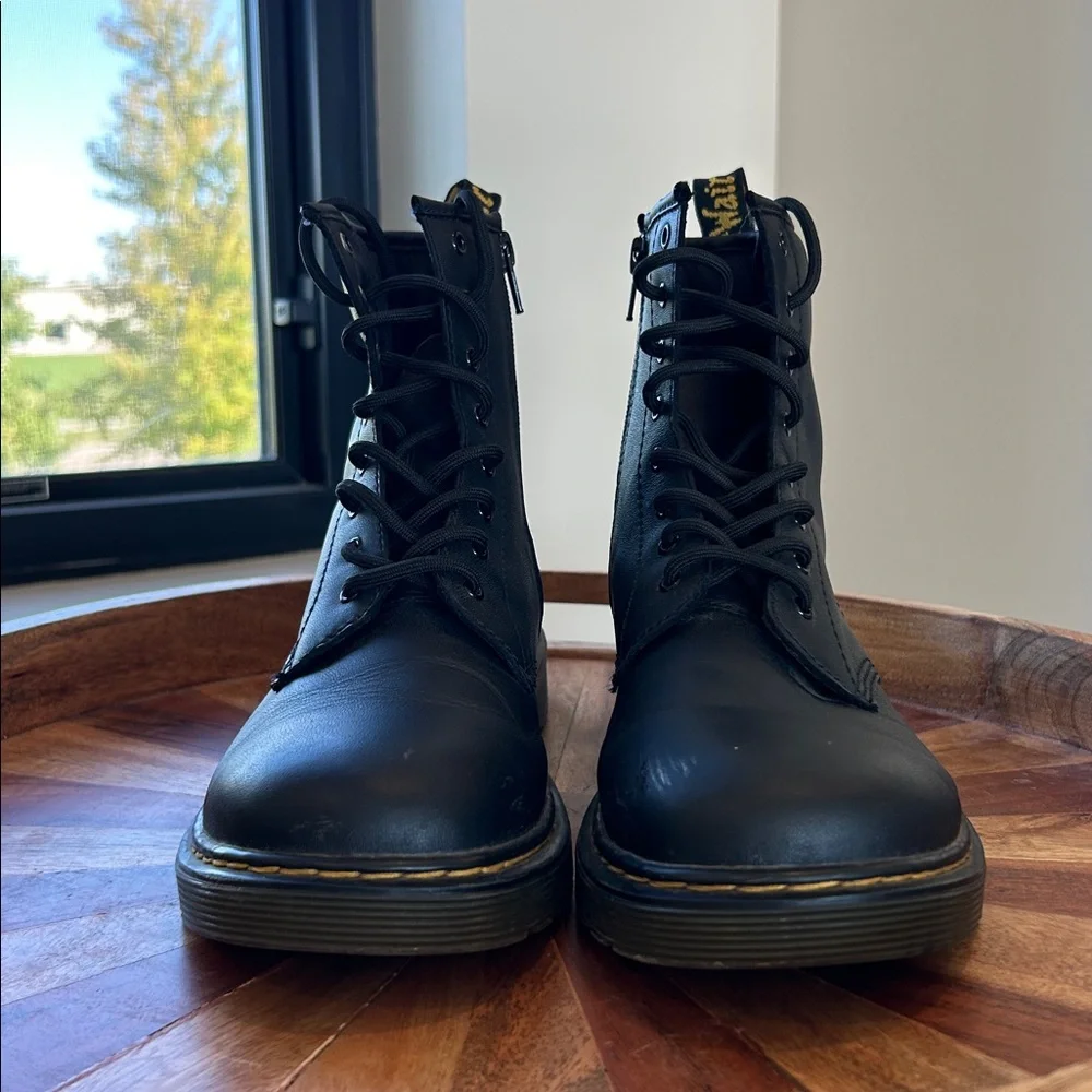 DR.MARTENS  Classic Boot in New Condition! Size 6. - Picture 2 of 9